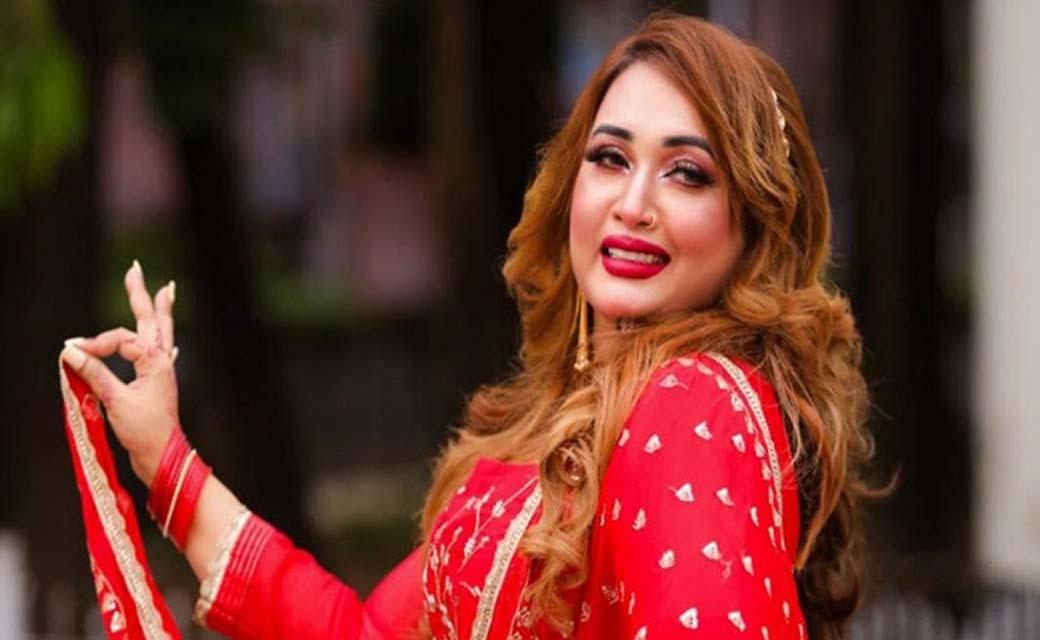 'টাকার বিনিময়ে ভোট বিক্রি' অভিযোগ তুললেন নায়িকা পলি - Chief TV