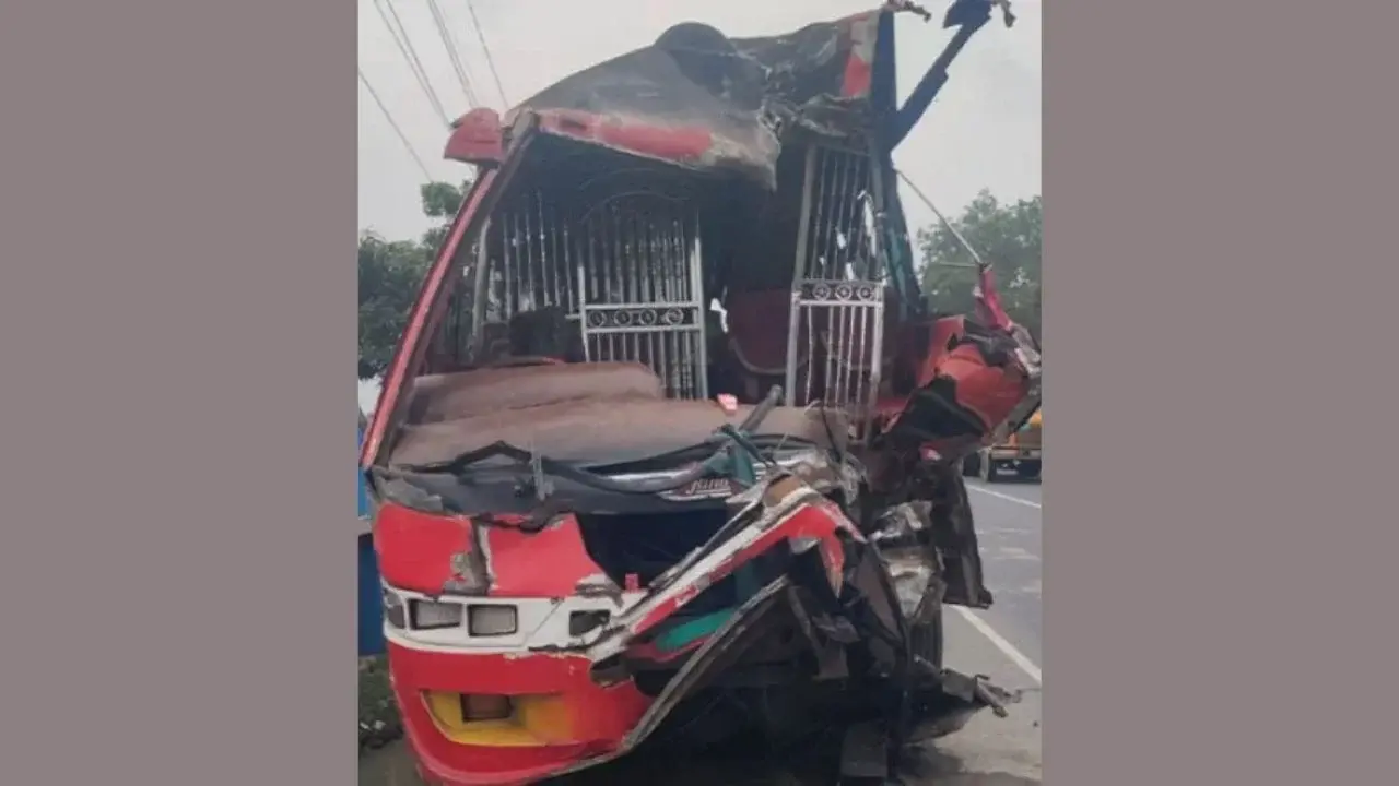 চৌদ্দগ্রামে দুই বাসের সংঘর্ষে নিহত শ্যামলীর সুপারভাইজার - Chief TV