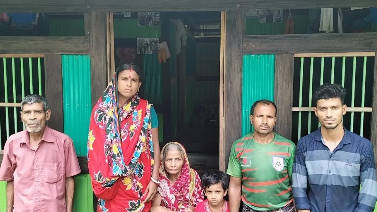 ২১ বছর পর ছেলের সন্ধান পেলেন মা, মালয়েশিয়ায় কারাগারে বন্দি রতন - Chief TV