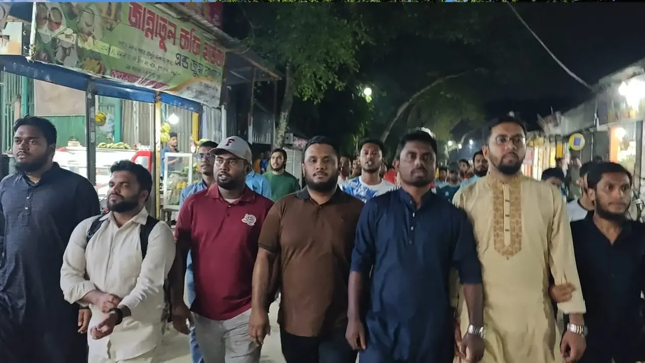 হিজাব নিয়ে আপত্তিকর মন্তব্য: জাবিতে ছাত্রশিবিরের বিক্ষোভ  -  Chief TV