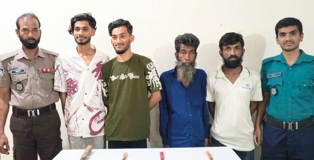 ডাকাতির প্রস্তুতিকালে দেশীয় অস্ত্রসহ ৪ জন গ্রেপ্তার - Chief TV