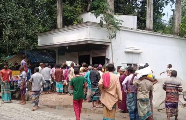 সারের জন্য দীর্ঘ সিরিয়াল, তবুও মিলছে না পর্যাপ্ত সার - ChiefTV