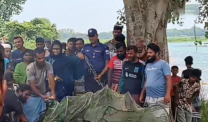 গ্রামে অবৈধ চাইনা রিংজাল জব্দ করে পুড়িয়ে ধ্বংস - Chief TV