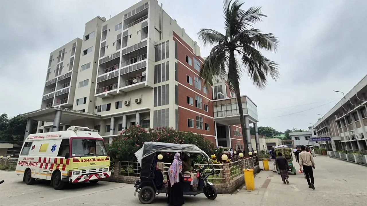 নাটোরে চিকিৎসাধীন শিশুর মাকে সংঘবদ্ধ ধর্ষণ ও ভিডিও ধারণ - Chief TV