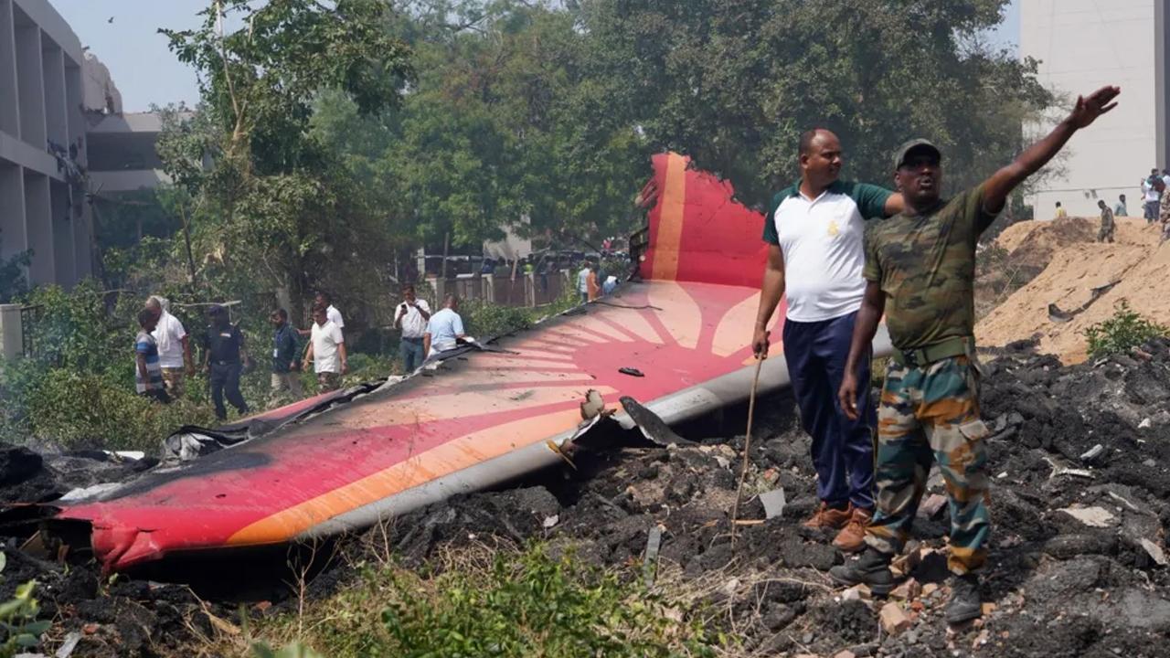 এয়ার ইন্ডিয়া বিমান দুর্ঘটনার চূড়ান্ত প্রতিবেদন পেতে দেরি - Chief TV