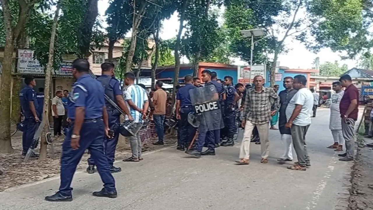 নড়াইলে ফুটবল খেলাকে কেন্দ্র করে বৃদ্ধকে কুপিয়ে হত্যার অভিযোগ - Chief TV