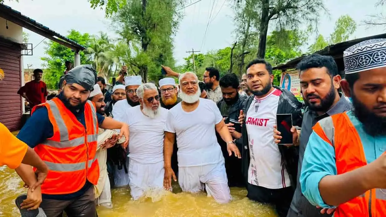 চট্টগ্রামে বন্যাকবলিত এলাকা পরিদর্শনে বিরোধীদলীয় নেতা - Chief TV