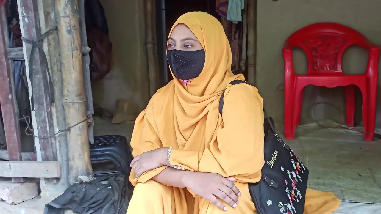স্বামী-সন্তান রেখে প্রেমিকের বাড়িতে গৃহবধূ, গর্ভপাতের পর বিদেশে প্রেমিক - Chief TV