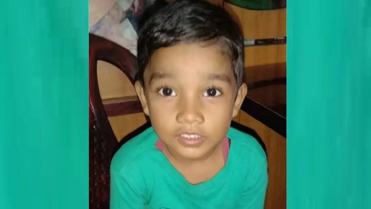 ফটিকছড়িতে বাবার ট্রাক্টরের নিচে চাপা পড়ে শিশুর মৃত্যু - Chief TV