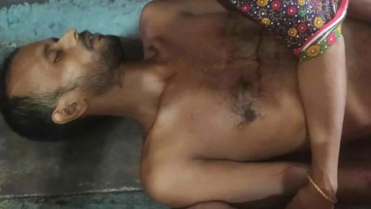 খুলনায় প্রকাশ্যে গুলি করে জুট প্রেস শ্রমিককে হত্যা - Chief TV