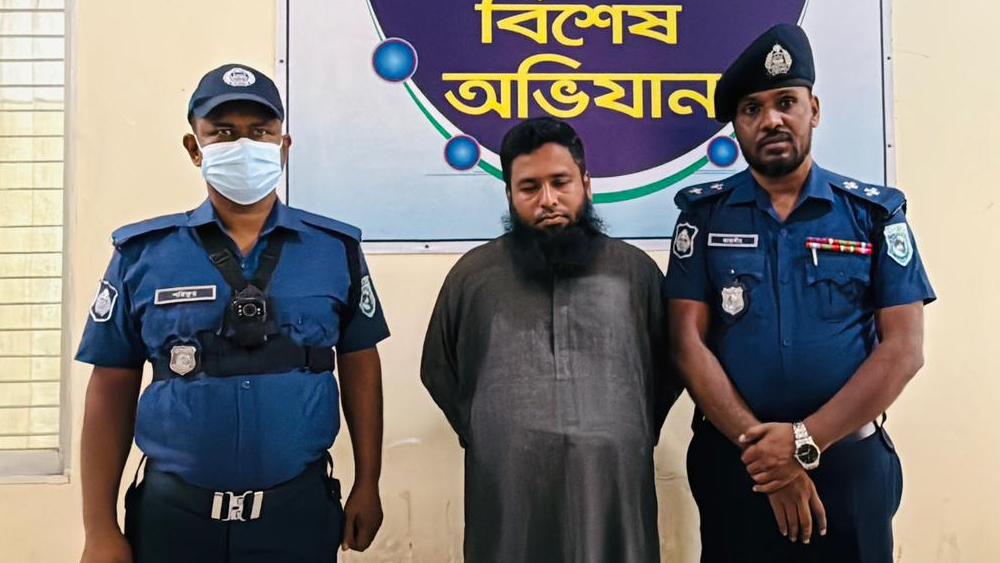 মক্তব পড়তে গিয়ে ৯ বছর বয়সি শিশুকে শ্লীলতাহানি, শিক্ষক গ্রেপ্তার - Chief TV