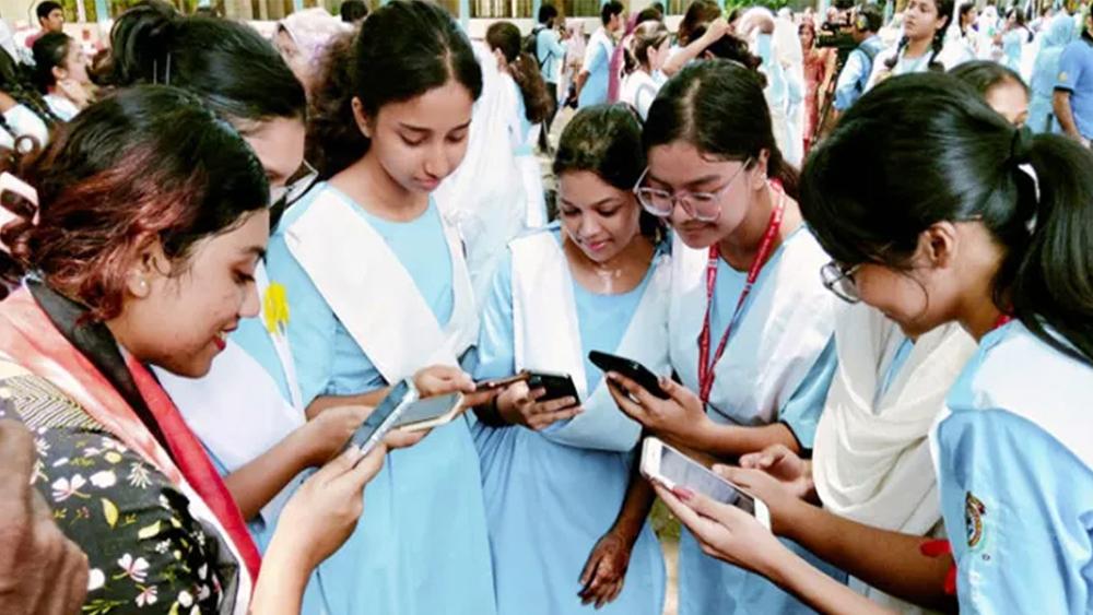 ২০২৫ সালের এইচএসসি পরীক্ষার ফলাফল জানা যাবে এসএমএসে - Chief TV