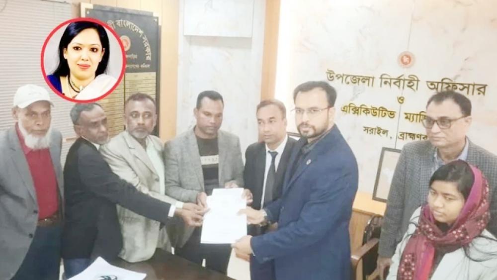 ব্রাহ্মণবাড়িয়া-২ আসনে স্বতন্ত্র প্রার্থীর মনোনয়নপত্র নিলেন রুমিন ফারহানা - Chief TV
