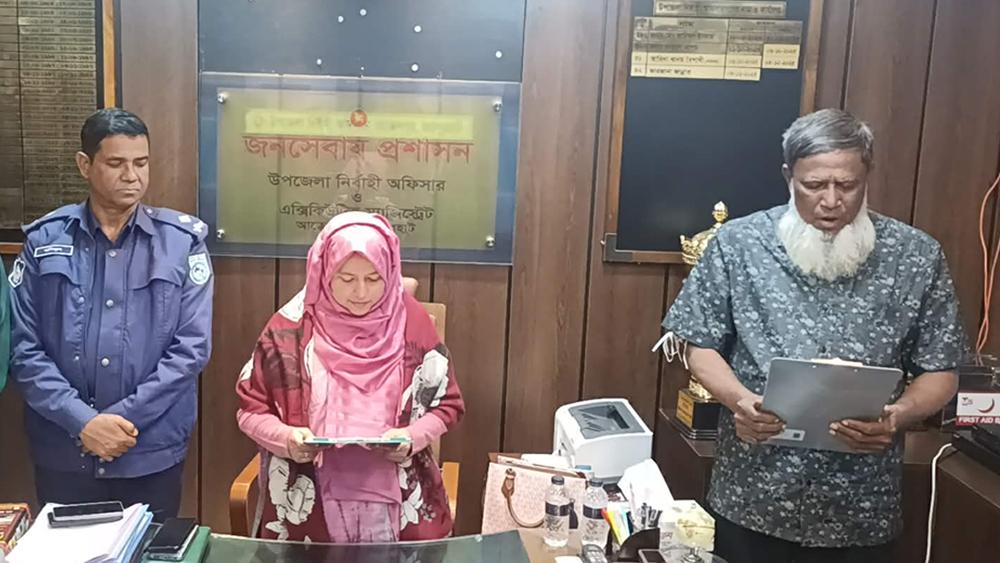 চার বছর পর আদালতের রায়ে ইউপি সদস্য হিসেবে দায়িত্ব নিলেন - Chief TV