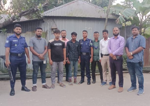 বগুড়ায় গাঁজা সেবনে দুই জনের কারাদণ্ড ও জরিমানা- Chief TV
