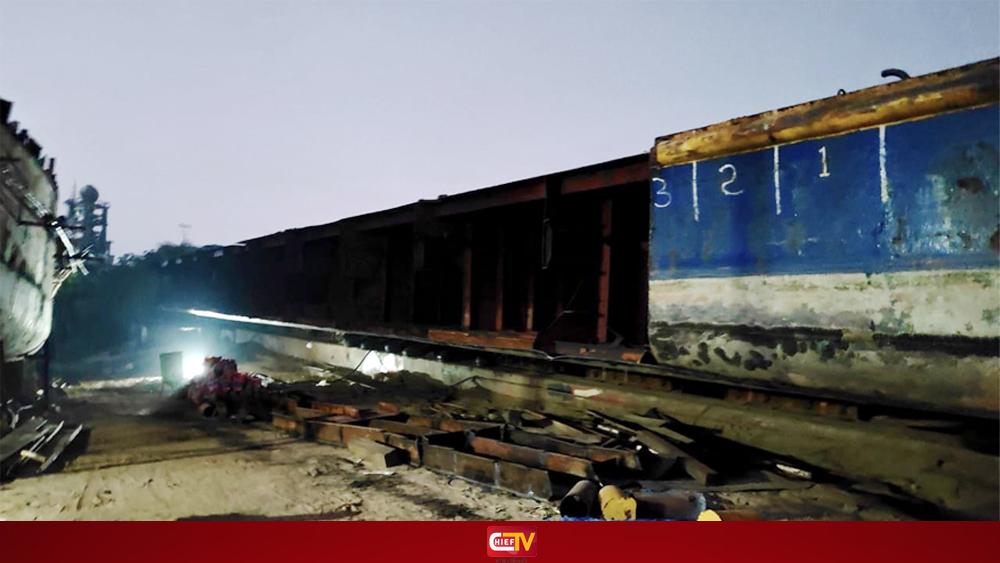জাহাজ কেটে বিক্রির অভিযোগ ছাত্রদল নেতার বিরুদ্ধে - Chief TV