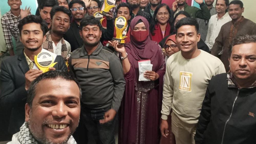 পঞ্চগড়ের সমস্যা ও সমাধান তুলে ধরে রিলস ভিডিও বানিয়ে দুইজনের হাতে আইফোন - Chief TV