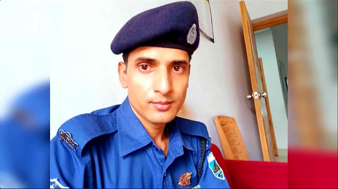 বগুড়ায় নিজ বাড়িতে বিদ্যুৎস্পৃষ্টে নৌ-পুলিশের কনস্টেবল নিহত- Chief TV