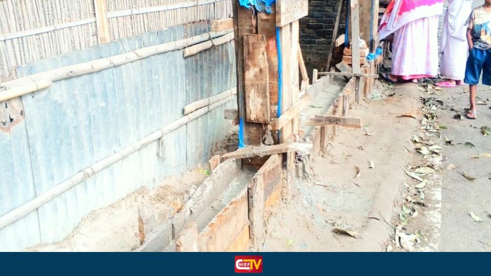 ঠাকুরগাঁওয়ে আদালতের নিষেধাজ্ঞা অমান্য করে ১২টি বাড়ি দখলের চেষ্টা  - Chief TV
