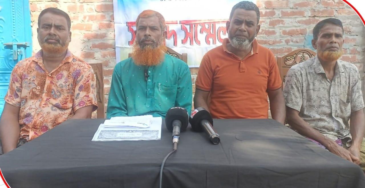 নওগাঁ মহাদেবপুর রামরায়পুর জয়নাল আবেদীনের নিজ বাড়িতে হামলার অভিযোগে সংবাদ সম্মেলন- Chief TV