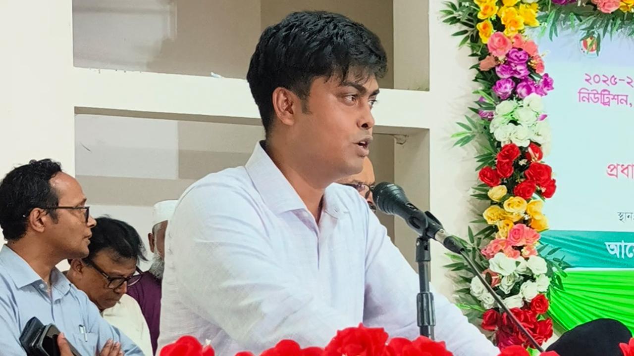 তিন মিনিটের বক্তব্যে মন্ত্রীকে ৮৬ বার ‘স্যার’ সম্বোধন কৃষি কর্মকর্তার - Chief TV