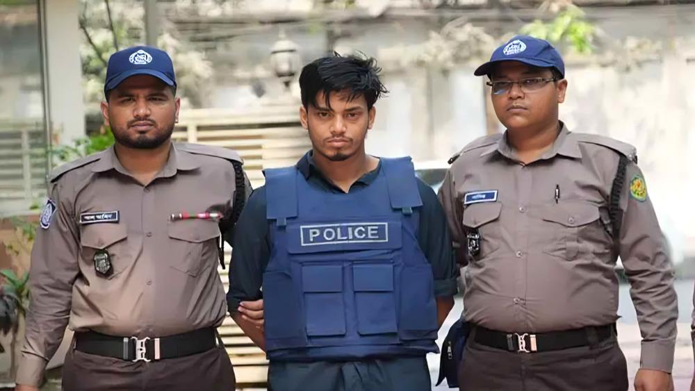 অনৈতিক প্রস্তাবে অতিষ্ঠ হয়ে রুমমেটকে ৭ টুকরা - Chief TV