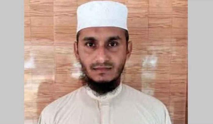 ছাত্রীকে নিয়ে উধাও মাদরাসাশিক্ষক, ৩৫ দিনেও মেলেনি সন্ধান - Chief TV
