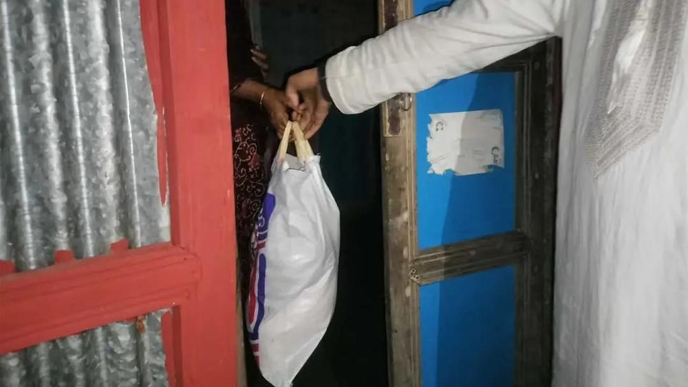 সুফ্ফা উন্নয়ন ফাউন্ডেশন এর আয়োজনে ইফতার সামগ্রী বিতরণ - Chief TV