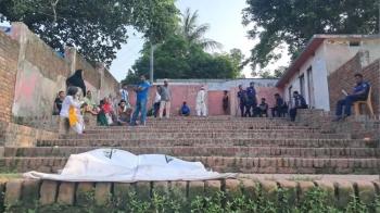 খানজাহান আলীর দিঘিতে কুমিরে টেনে নিয়ে যাওয়া শিশুর মরদেহ উদ্ধার,দাফন সম্পন্ন - Chief TV