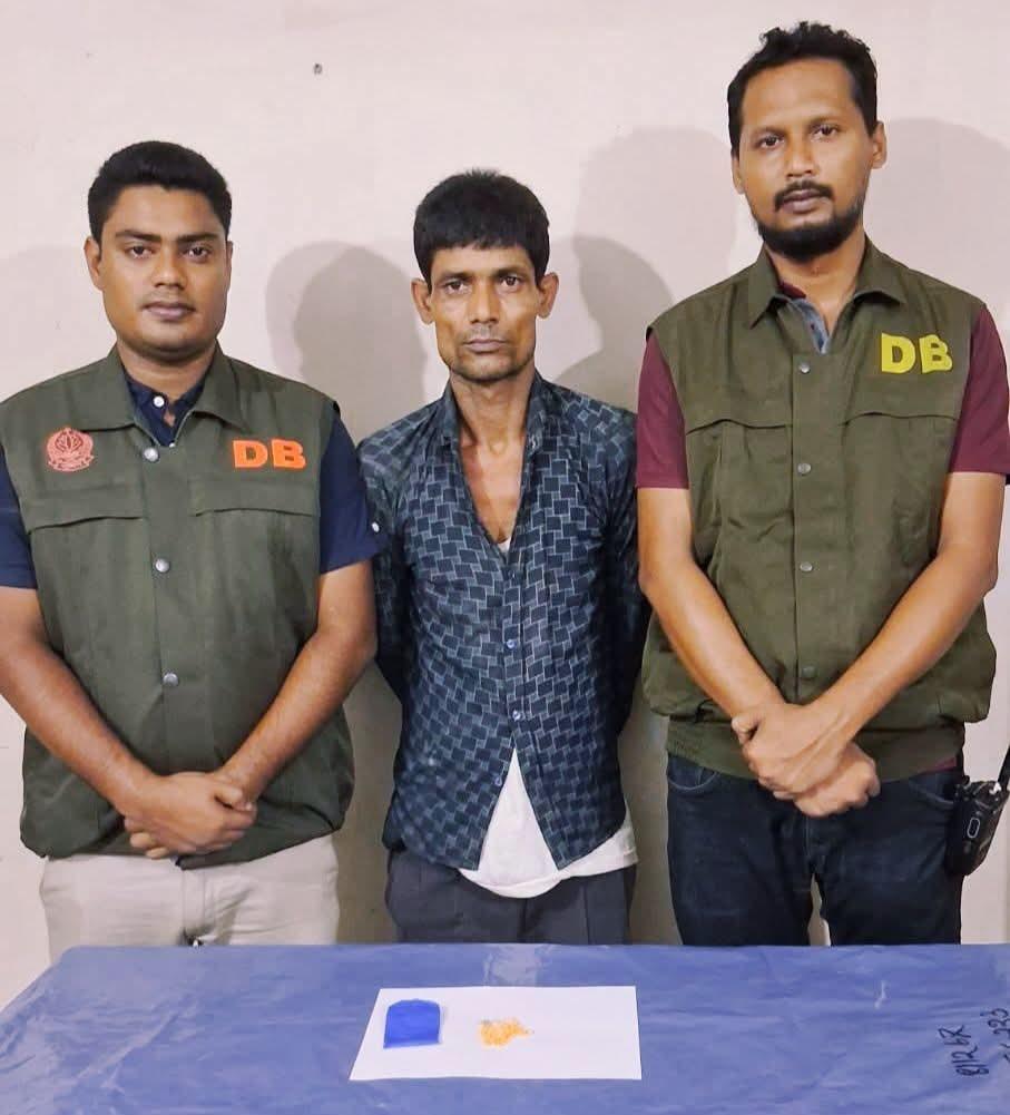 ঠাকুরগাঁওয়ে ৩২ মামলার আসামি মাদক কারবারি গ্রেপ্তার-chief tv